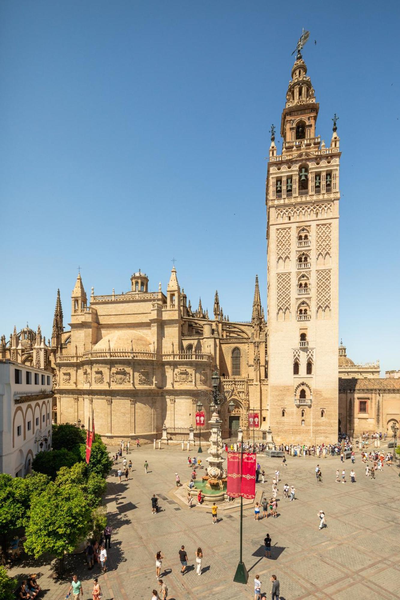 Lujoso apartamento a los pies de la Giralda Sevilla Exterior foto